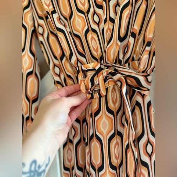 NWT Dress Forum Geometric Patterned Midi Dress with Belt - Picture 4 of 6